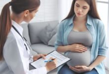 Pregnant woman seeking medical advice