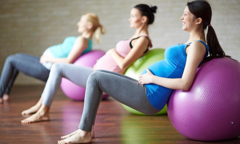 Pregnant woman exercising safely